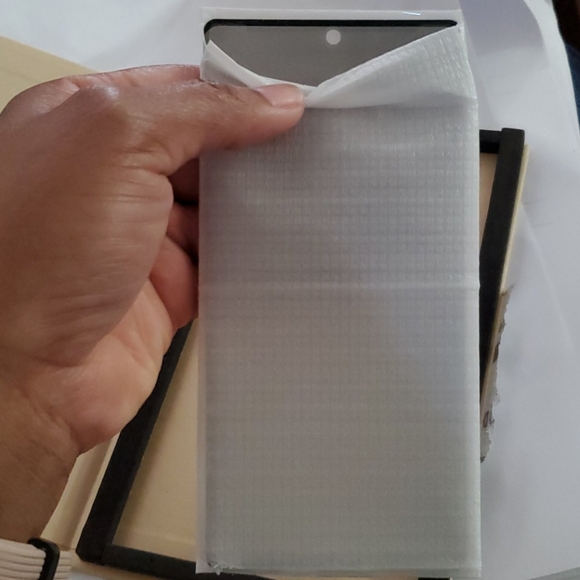 Samsung Note 10 screen protector - Picture 2 of 5